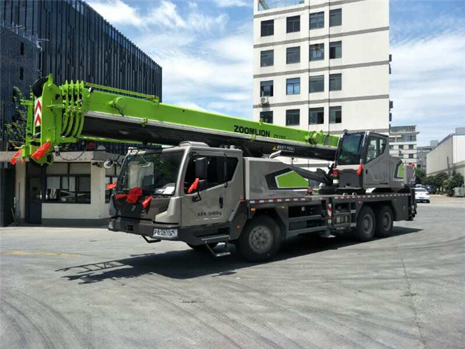 平鲁区跨街广告牌的高空安装注意事项